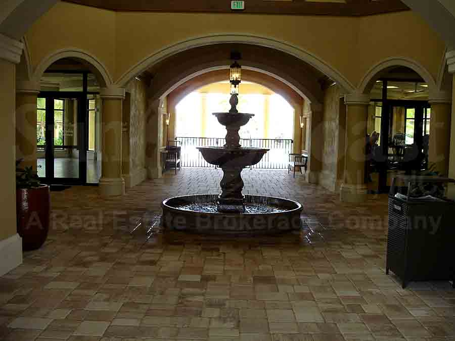 TREVISO BAY Rilassare (The Club) Fountain